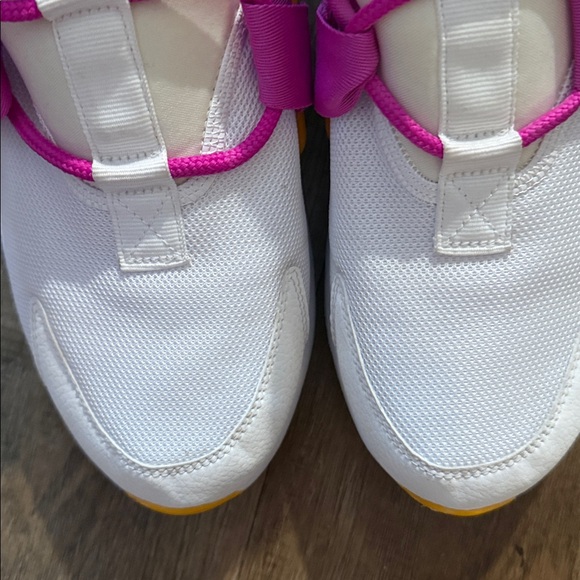 Nike Air Huarache City Low white, fuchsia, and gold color way Size 9 - Picture 7 of 13